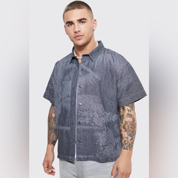 PALM PRINT BOXY FIT DENIM SHIRT‎ - Picture 1 of 5
